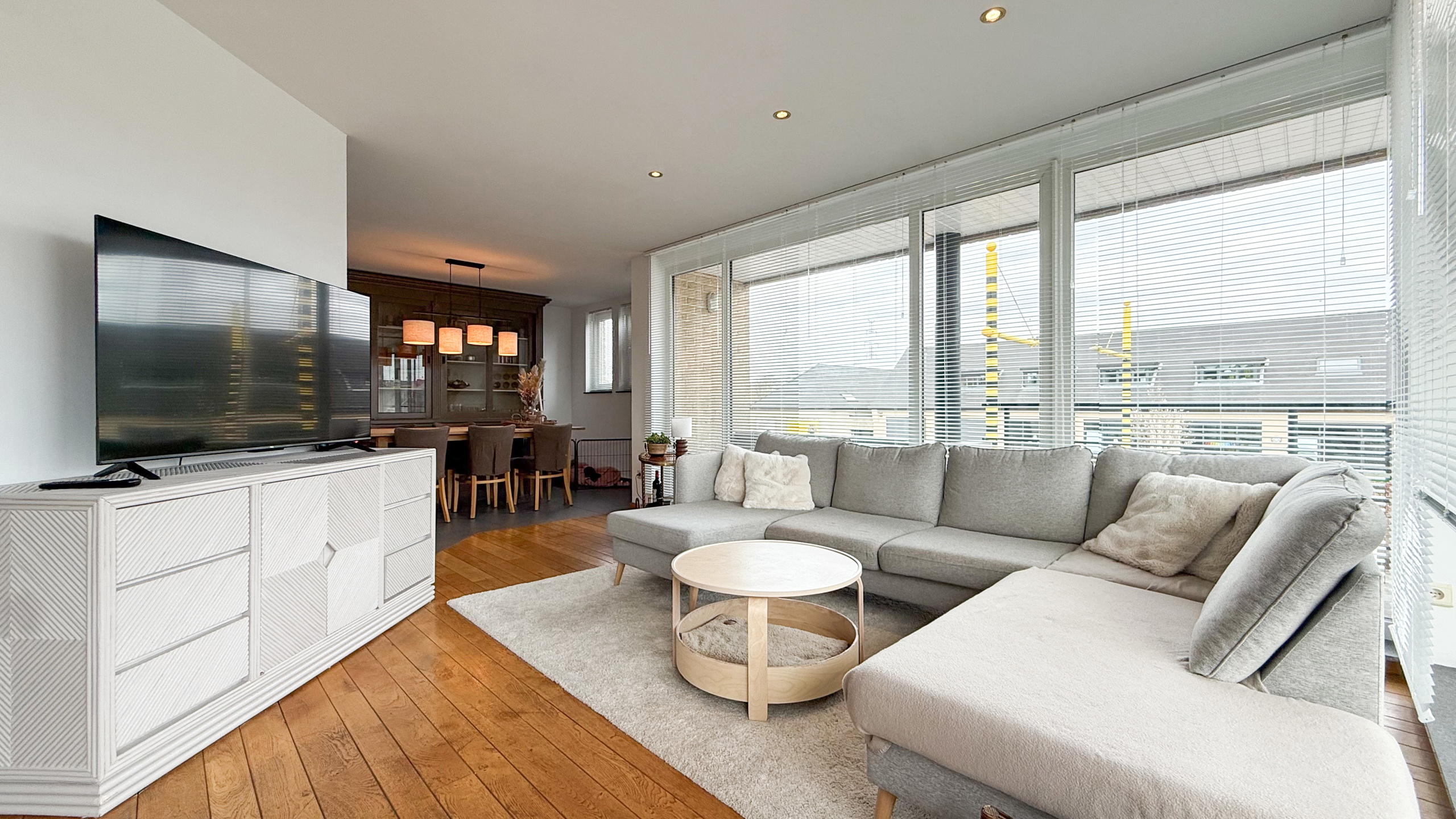 Zeer ruim appartement met 4 slaapkamers en parking in Tuilt! - foto 5