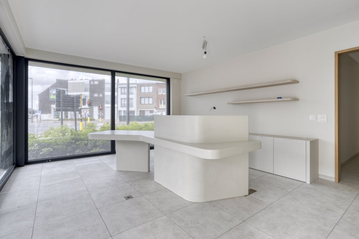 Office in an excellent location for sale in Roeselare - photo 2