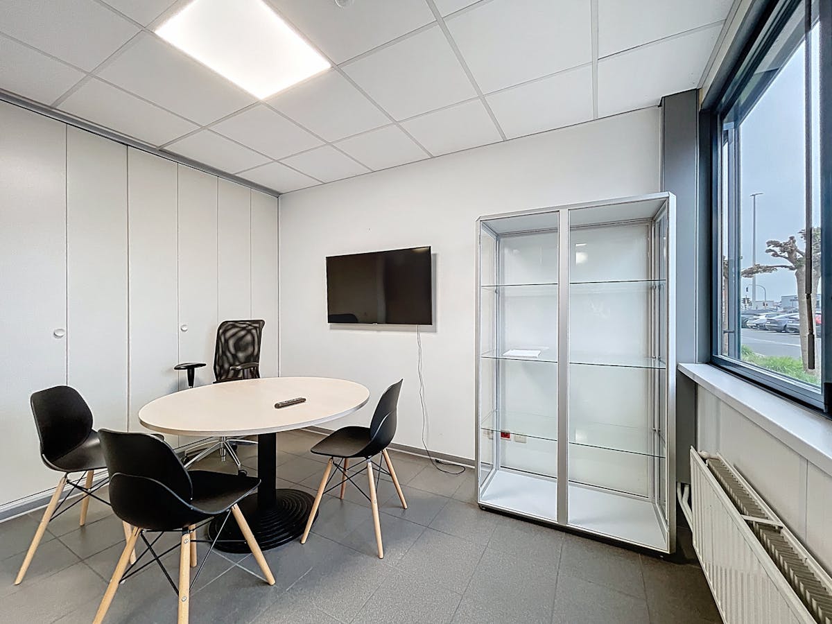 Kantoren (96 m² - 773 m²) te huur in Nazareth-De Pinte - foto 4