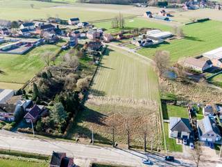 Op een goede locatie te Kampenhout bevindt zich deze bouwgrond van 710 m² voor een open bebouwing. U bevindt zich hier in een groene omgeving, toch...
