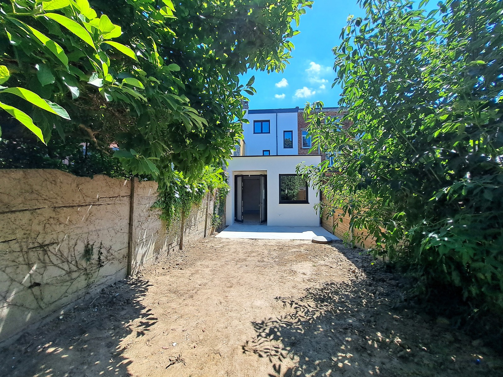 TOP GERENOVEERDE WONING MET 3 SLPKS, BURO EN TUIN - foto 3