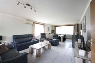 Verrassend ruime gezinswoning met 5 slaapkamers op een knap perceel van 14a 78ca Omgeving:+ Centrale ligging nabij het stadscentrum van Hasselt+...