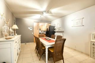 In het bruisende Koksijde-Bad, op slechts enkele stappen van de Zeedijk en het commerciële centrum, bevindt zich dit instapklare appartement. Doordat het appartement volledig bemeubeld verkocht wordt, kunt u hier onmiddellijk intrekken of verhuren zonder zorgen. Dankzij de nieuwe verwarmingsketel op gas geniet u bovendien van een uiterst energiezuinig verblijf (EPC A) aan de kust.<br /><br />INDELING<br />- Ruime inkomhal<br />- Zonnige leefruimte met toegang tot het terras<br />- Open geïnstalleerde keuken <br />- Berging met aansluiting wasmachine<br />- Badkamer met ligbad mét douche en meubel met dubbele lavabo<br />- Apart toilet<br />- 2 slaapkamers met dubbel bed<br /><br />TROEVEN<br />+ Uitmuntende locatie in het centrum en vlakbij de zee (klein lateraal zeezicht)<br />+ Zeer energiezuinig dankzij het gunstige EPC-label A<br />+ Individuele centrale verwarming op gas met een nieuwe ketel, thermostaat via smartphone bedienbaar<br />+ Conforme elektrische installatie<br />+ Instapklaar: het appartement wordt volledig bemeubeld verkocht<br />+ Aanwezigheid van een private kelder en een handige, gemeenschappelijke fietsenstalling in de residentie<br /><br />Heeft dit mooie appartement te koop in Koksijde uw interesse gewekt en wenst u meer informatie of een plaatsbezoek in te plannen? Neem dan gerust contact op met de dossierverantwoordelijke Sarah Velle via sarah.velle@dewaele.com of 0470 10 52 78.<br /><br />Bestuursmaatregelen in het maatregelenregister: nee