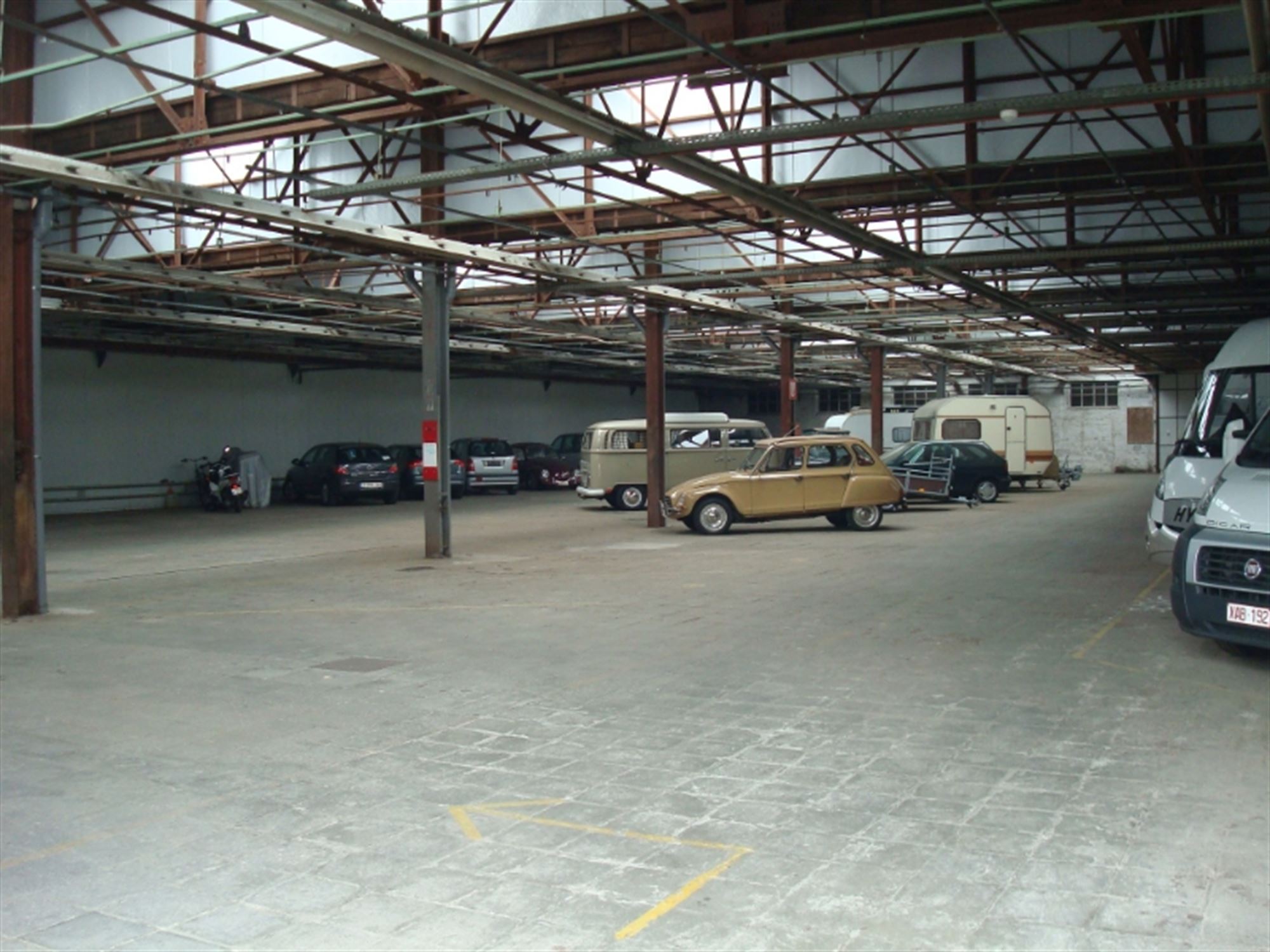 Garage à louer à Heule - photo 2