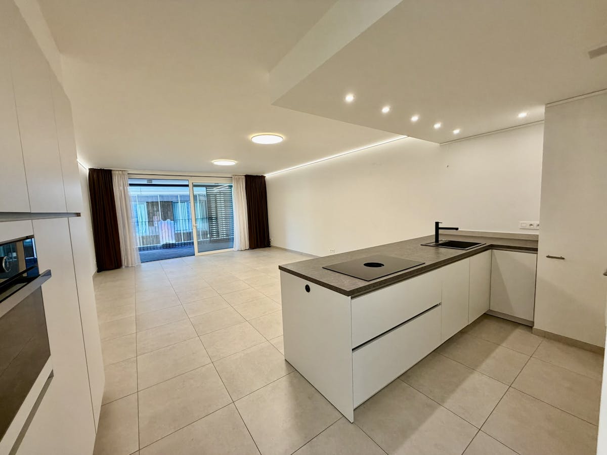 TE HUUR 2 slaapkamer appartement met bureauruimte in Hasselt - foto 3