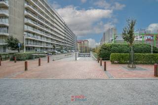 Ruime garagebox te huur op jaarbasis in Garagecomplex De Lijn. Centraal gelegen te Nieuwpoort-Bad op verdieping -1.