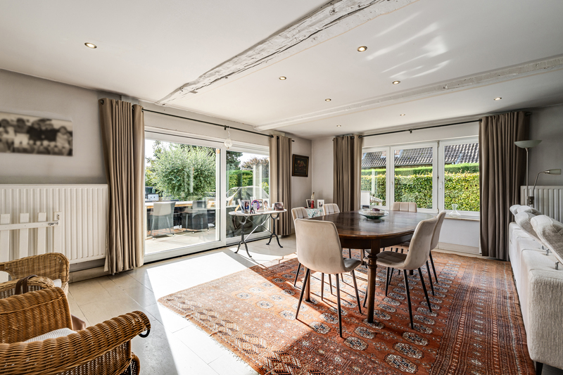 Ruime villa met 6 slaapkamers, prachtige tuin en loods - foto 5