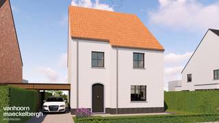 Op wandelafstand van het centrum van Gistel kan je binnenkort deze nieuwe verkaveling vinden.<br />Deze ruime open bebouwingen in een landelijke stijl kan naar eigen smaak worden afgewerkt.<br />Met een oppervlakte van 401 m² ben je verzekerd van een ruime, zongerichte buitenruimte.<br />De stijl van de woning zorgt voor het tijdloze karakter in de rustige omgeving.<br />De woning is voorzien van een inkomhal, een gastentoilet en een ruime leefruimte en berging.<br />Op de verdieping zijn er drie slaapkamers, een badkamer voorzien van alle comfort en een apart toilet.<br />De woning beschikt over twee volwaardige verdiepingen en een ruime zolder, die mogelijks kan worden afgewerkt als extra kamer.<br />Parkeren kan op het perceel onder de carport.<br />Het huis is voorzien van een vlot toegankelijke tuin, in een rustige groene omgeving.<br /><br />Ben je op zoek naar een nieuwe, energiezuinige woning op een toplocatie?<br /><br />Neem dan contact met Kris, via mail naar kris.bauwens@albert.immo of bel 0470/51 04 09