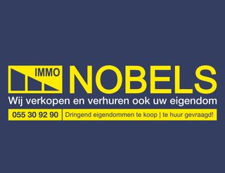 <strong>UITERST GOED GELEGEN HANDELSPAND</strong> met<strong> APPARTEMENT OF BURELEN</strong> in <strong>HARTJE OUDENAARDE.</strong><br />Door zijn <strong>BRUIKBARE OPPERVLAKTE (263,5M²) </strong>kan dit pand, na <strong>GRONDIGE RENOVATIE</strong>, voor <strong>VERSCHILLENDE DOELEINDEN</strong> gebruikt worden.<br />De winkelruimte beschikt over een <strong>MOOIE, ZICHTBARE VITRINE</strong> Het <strong>WOONGEDEELTE </strong>beschikt over de mogelijkheid voor een woonkamer, keuken, badkamer en mogelijkheid tot <strong>4 SLAAPKAMERS</strong>. Situeert zich in een <strong>COMMERCIËLE STRAAT AAN DE MARKT</strong> en dus de <strong>IDEALE LOCATIE VOOR UW TOEKOMSTIGE ZAAK!</strong><br /><br /><strong>Het gebouw achteraan (Nederstraat 40 - 240.000 euro) kan ook worden bijgekocht.</strong><br /><br />Adres : Hoogstraat 35- 9700 Oudenaarde