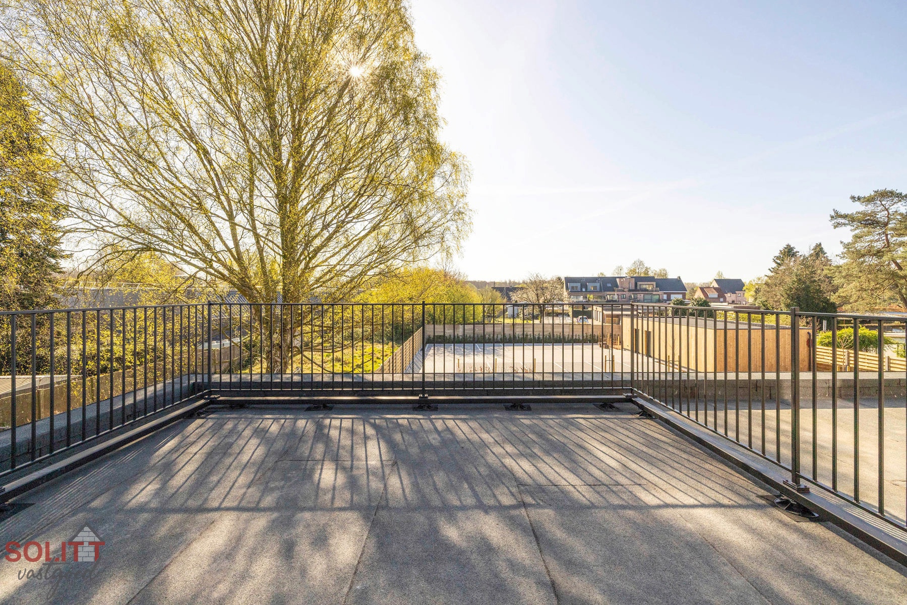 6% BTW - Duplex met 2 slpk, terras en bovengrondse parking - foto 3