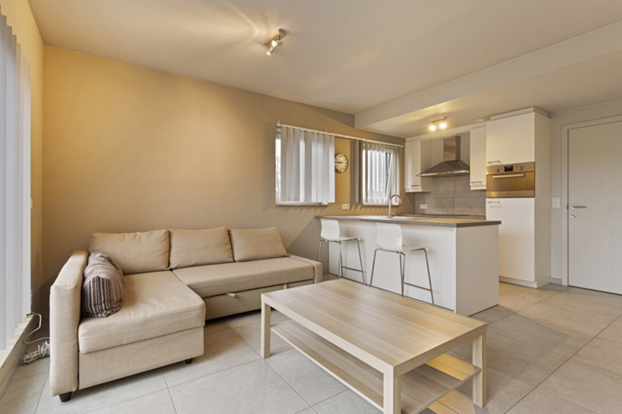 Gemeubeld instapklaar appartement op ideale locatie - foto 4