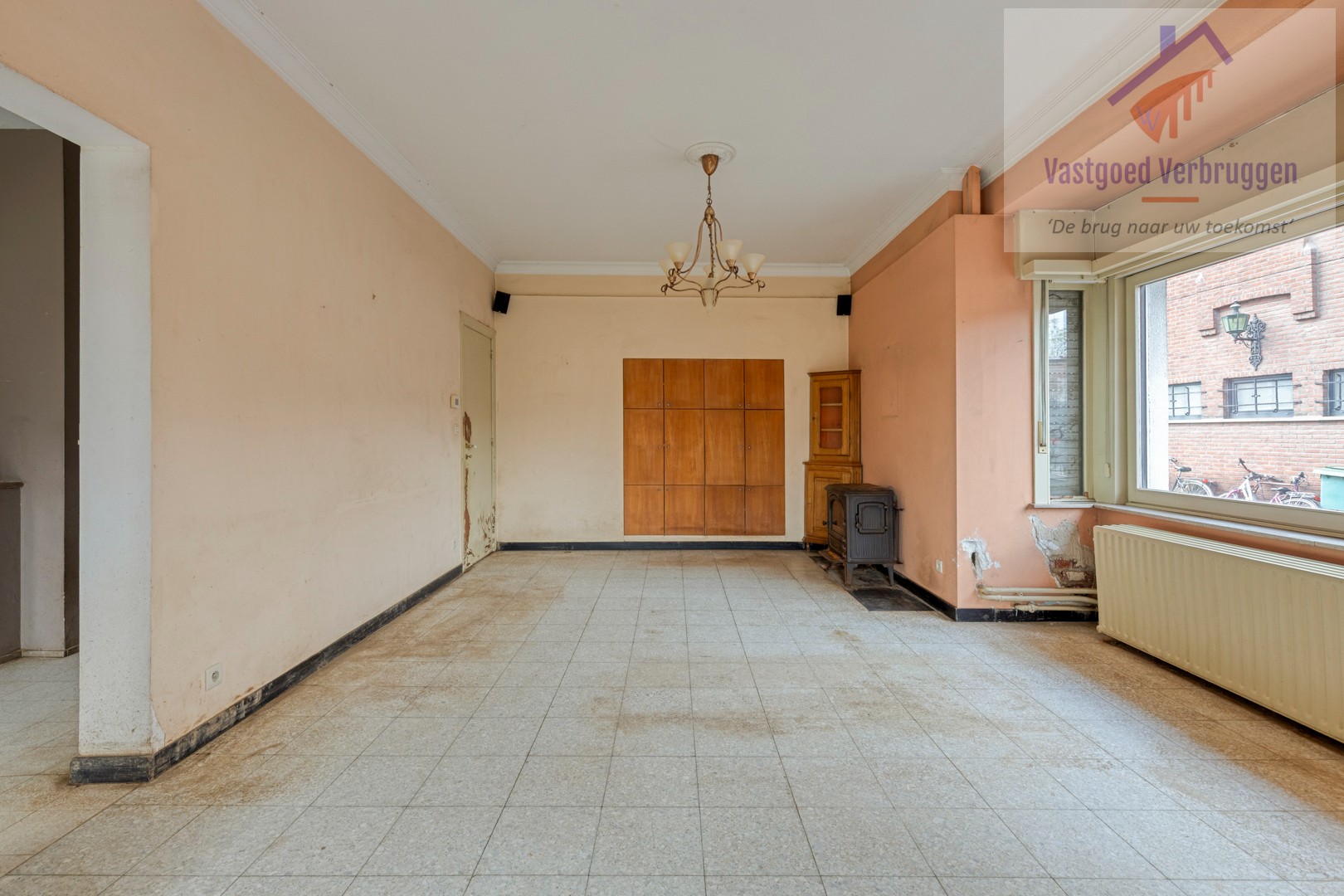 Te renoveren halfopen bebouwing met garage - foto 4