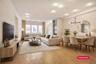 Vous recherchez un séjour spacieux sur la côte belge que vous pourrez entièrement décorer selon vos goûts ? Cet appartement de 3 chambres situé sur la Koningslaan constitue le point de départ idéal. Grâce à son emplacement central à Knokke, vous pourrez profiter d'une vue dégagée et vous serez à quelques pas du front de mer et du centre commercial de Knokke-Heist. De plus, les locations de vacances sont autorisées à cet endroit !La propriété est située dans une résidence bien entretenue « Middelheim » dont la façade et l'entrée ont été récemment rénovées. L'accessibilité de cet appartement est excellente. La gare, les commerces, la plage et la place Rubens sont à deux pas. Bénéficiant d'un label EPC B favorable, cet appartement avec quelques rafraîchissements est une base idéale pour ceux qui recherchent une résidence secondaire, un investissement ou une résidence permanente.Disposition : - hall d'entrée spacieux avec toilettes invités- salle de bain avec douche, lavabo et toilettes- espace de vie lumineux - cuisine- chambre 1- chambres 2 et 3 avec accès à la terrasse arrièreLa terrasse dispose également de deux espaces de rangement supplémentaires, et l'appartement possède son propre sous-sol privé et 2 emplacements pour vélos couverts/fermés.Vous recherchez un bien immobilier à Knokke-Heist ?Vous souhaitez plus d'informations ou une visite ? Contactez le responsable des fichiers Arne Reubens au +32 472 186 304 ou à Arne.Reubens@dewaele.comLes images générées par l’IA sont fournies en guise d'inspiration. Elles ne tiennent pas compte des spécifications techniques, ni des renseignements urbanistiques, ni des possibilités concrètes de réalisation.