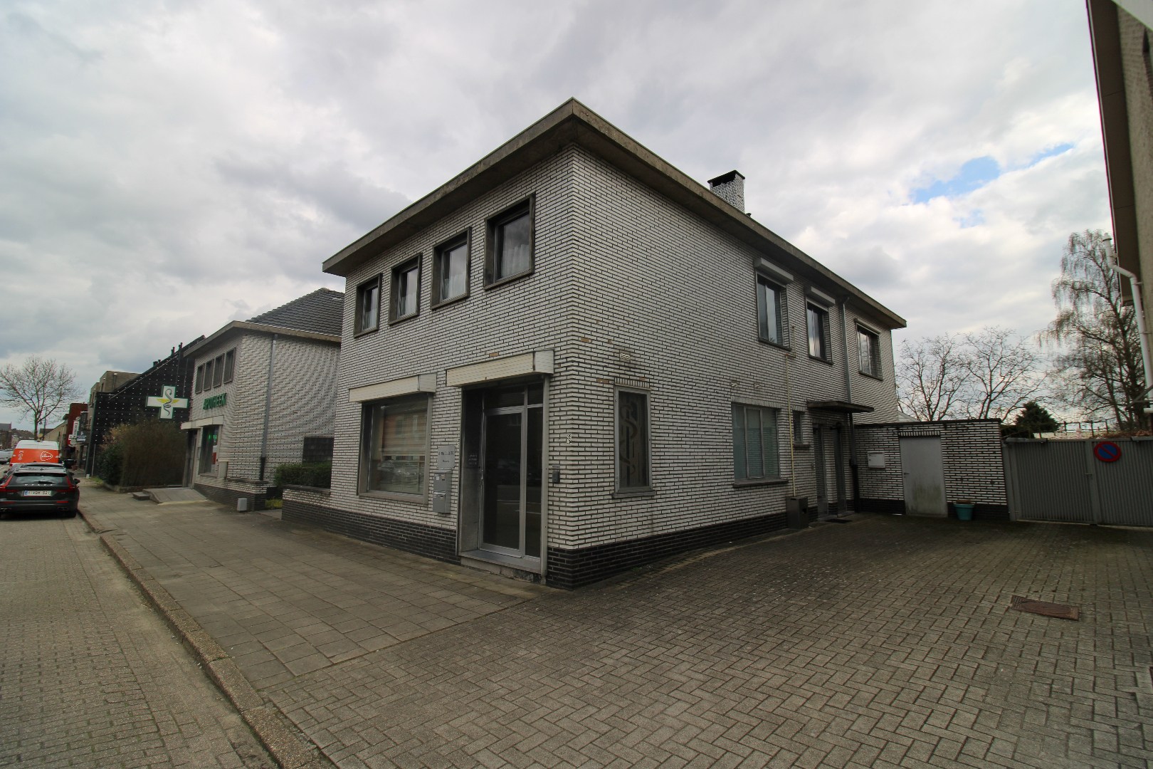 Commercial for rent in Heusden-Zolder - photo 2