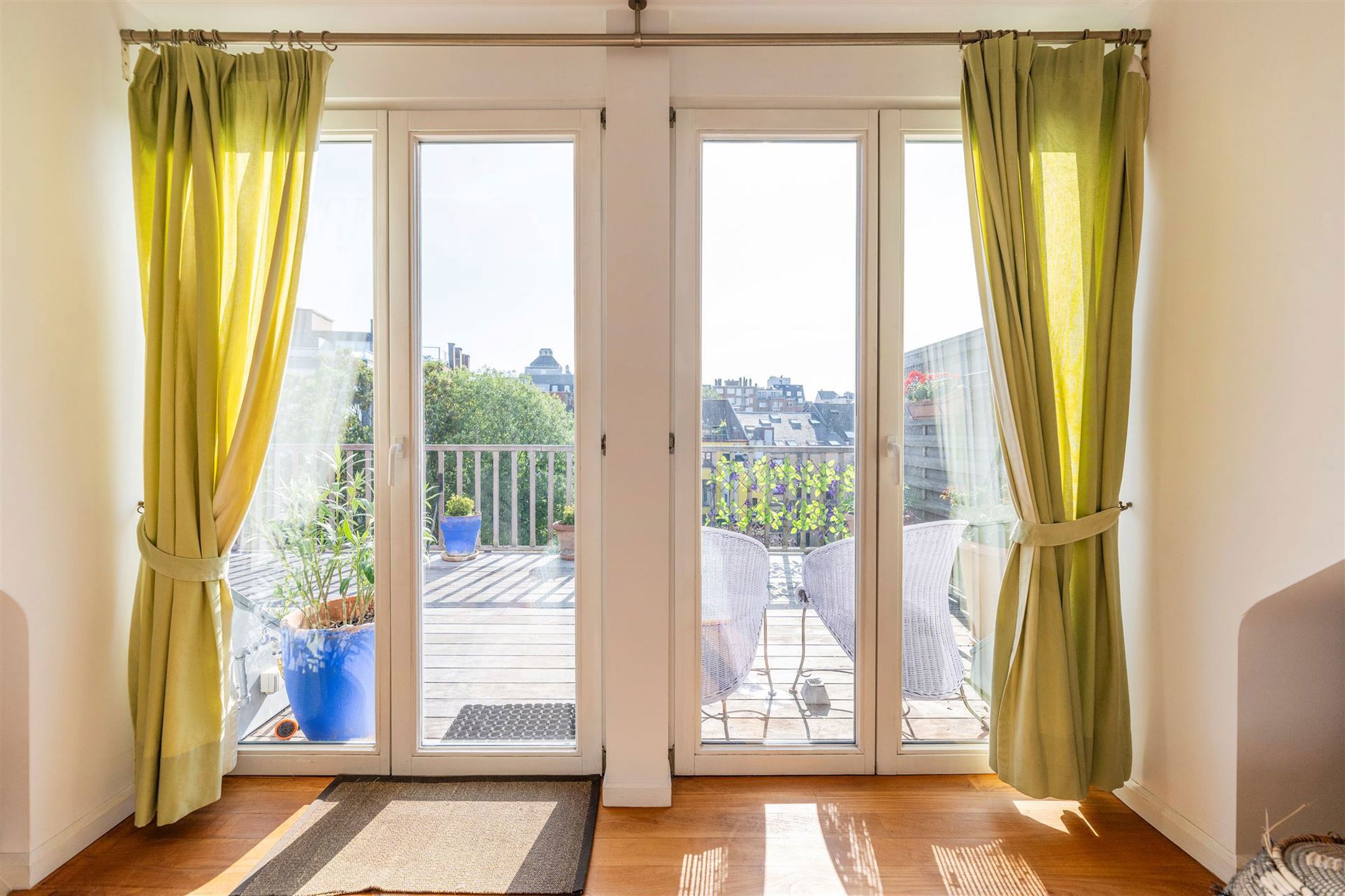 Apartment for sale in Sint-Gillis with 4 bedrooms - photo 3