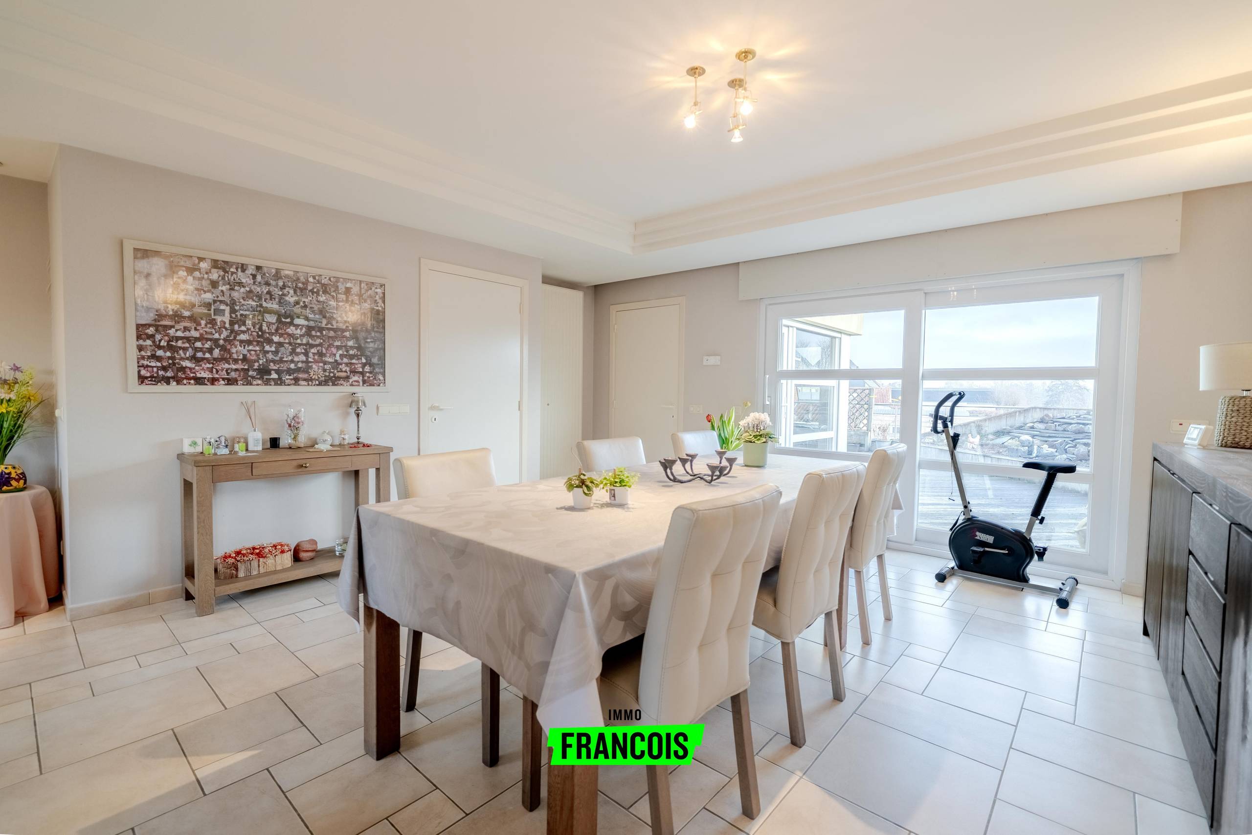 Instapklaar appartement met garage, magazijn, tuin en ruim terras in Boezinge - foto 5