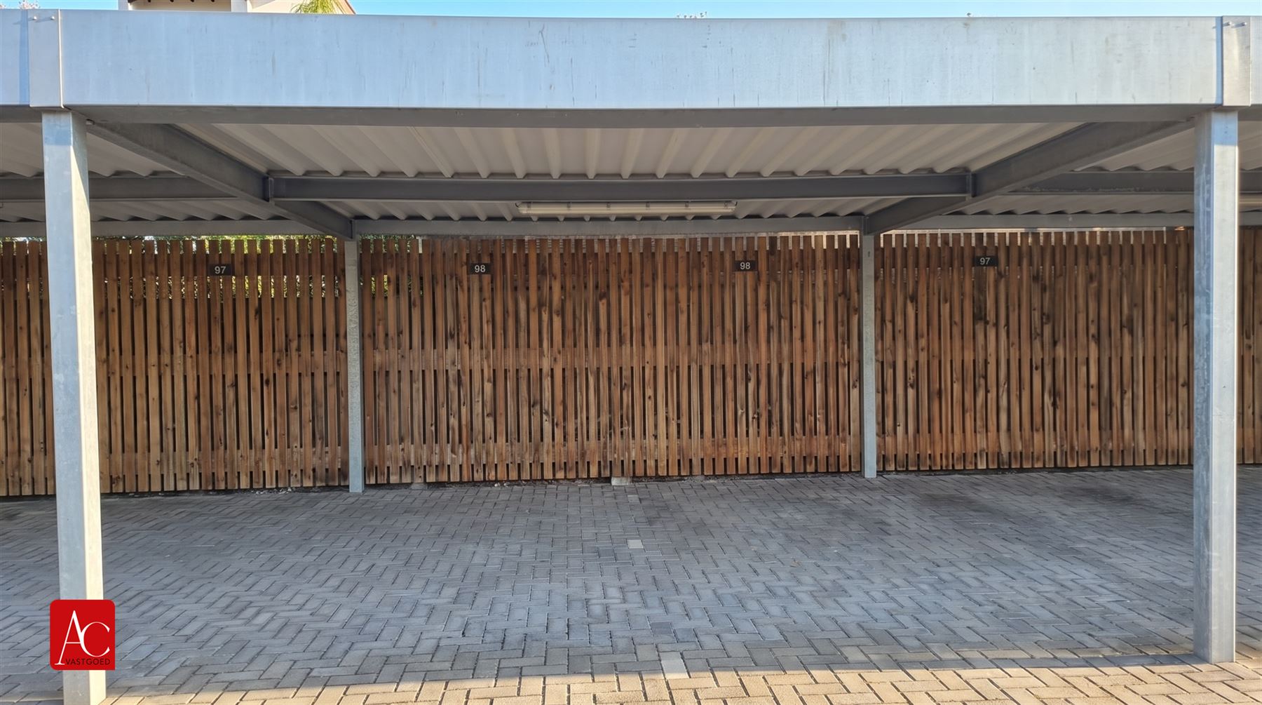Carport genummerd CP99 gelegen te residentie "De Bobijntjes"Residentie gebouwd in 2017, meteen beschikbaar.