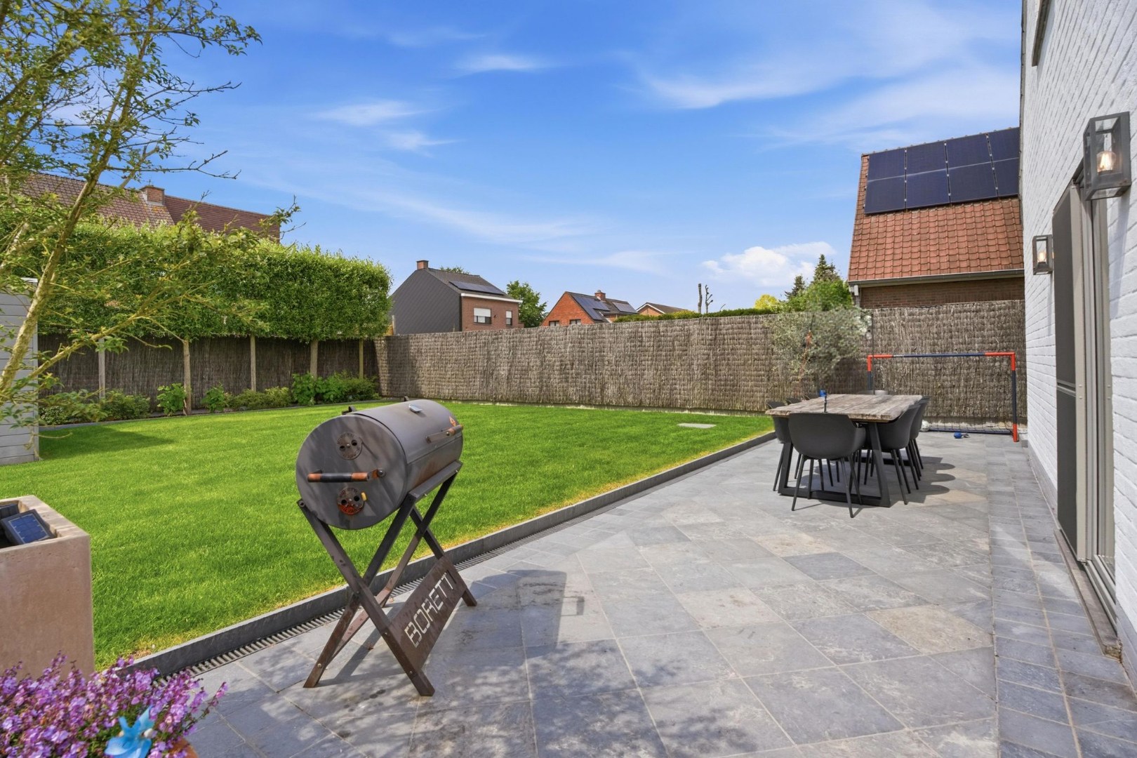 Kwalitatief afgewerkte alleenstaande woning in rustige woonwijk te koop in Kuurne! - foto 3