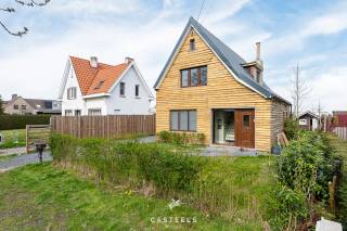 Deze gerenoveerde open bebouwing (2024) combineert comfort, energiezuinigheid en een rustige ligging met open zicht op het achterliggende...