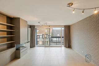 Te koop: één slaapkamerappartement met terras in centrum Deinze op een topligging. In het centrum van Deinze bevindt zich dit aangenaam en...