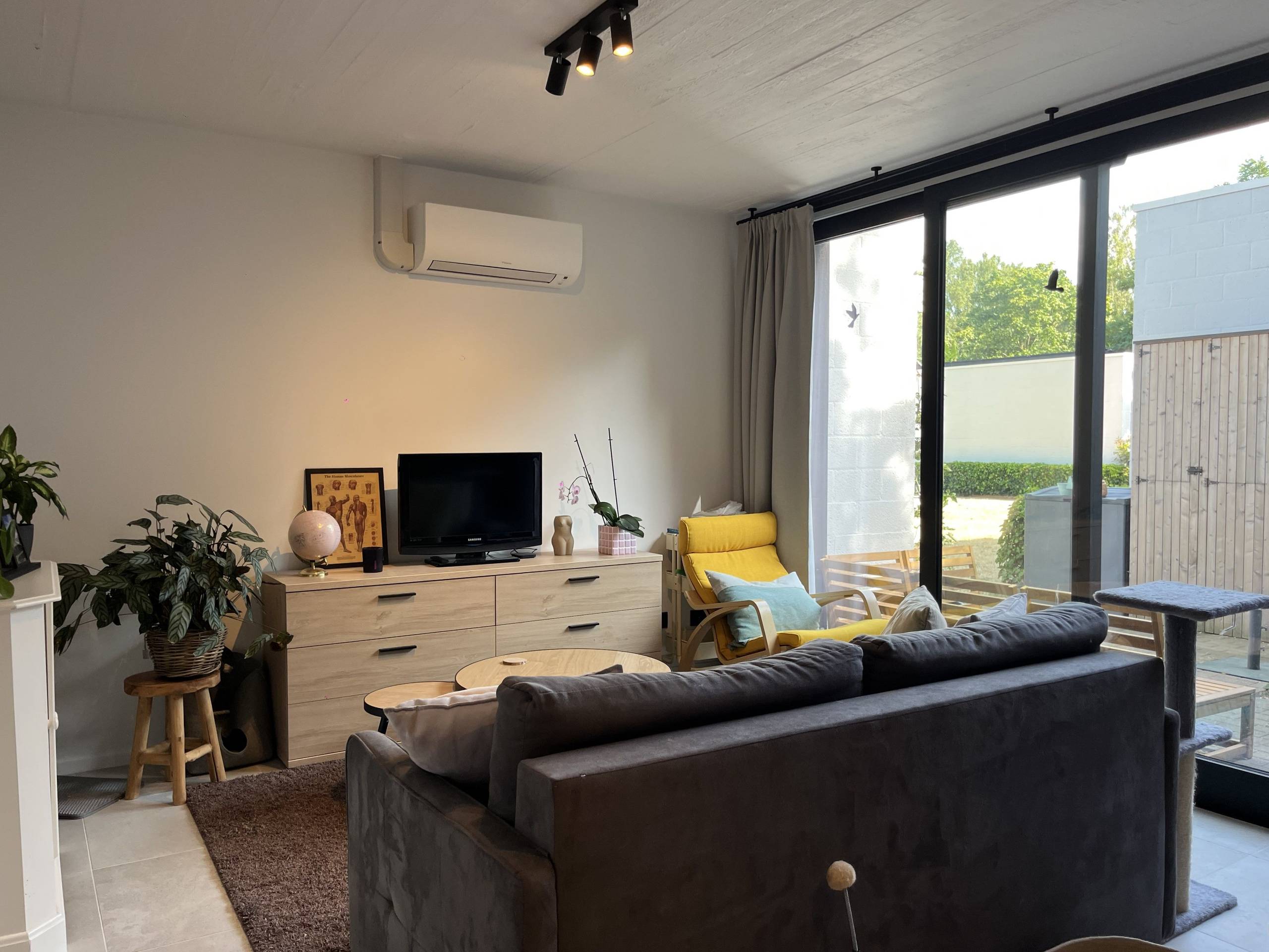 Recent gerenoveerde gelijkvloerse woning met één slaapkamer te Sint-Kruis - foto 4