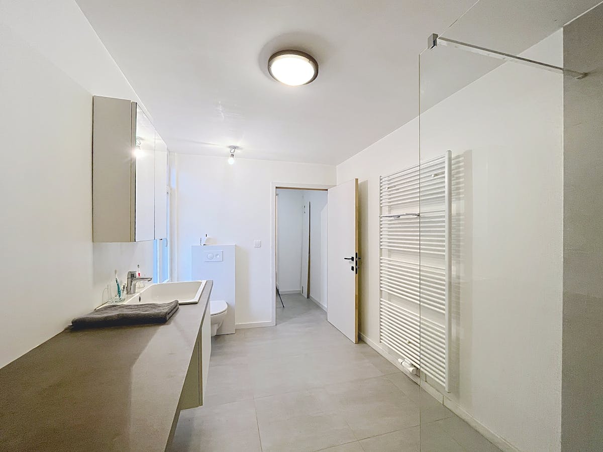 Bemeubeld 1-slaapkamer appartement te huur in centrum Brugge - foto 5