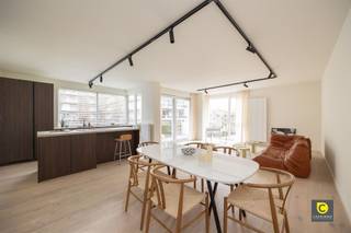 Lichtrijk 3 slaapkamer hoekappartement met groen zicht te BerchemIn een rustige en groene omgeving te Berchem, in een uitstekend onderhouden gebouw,...