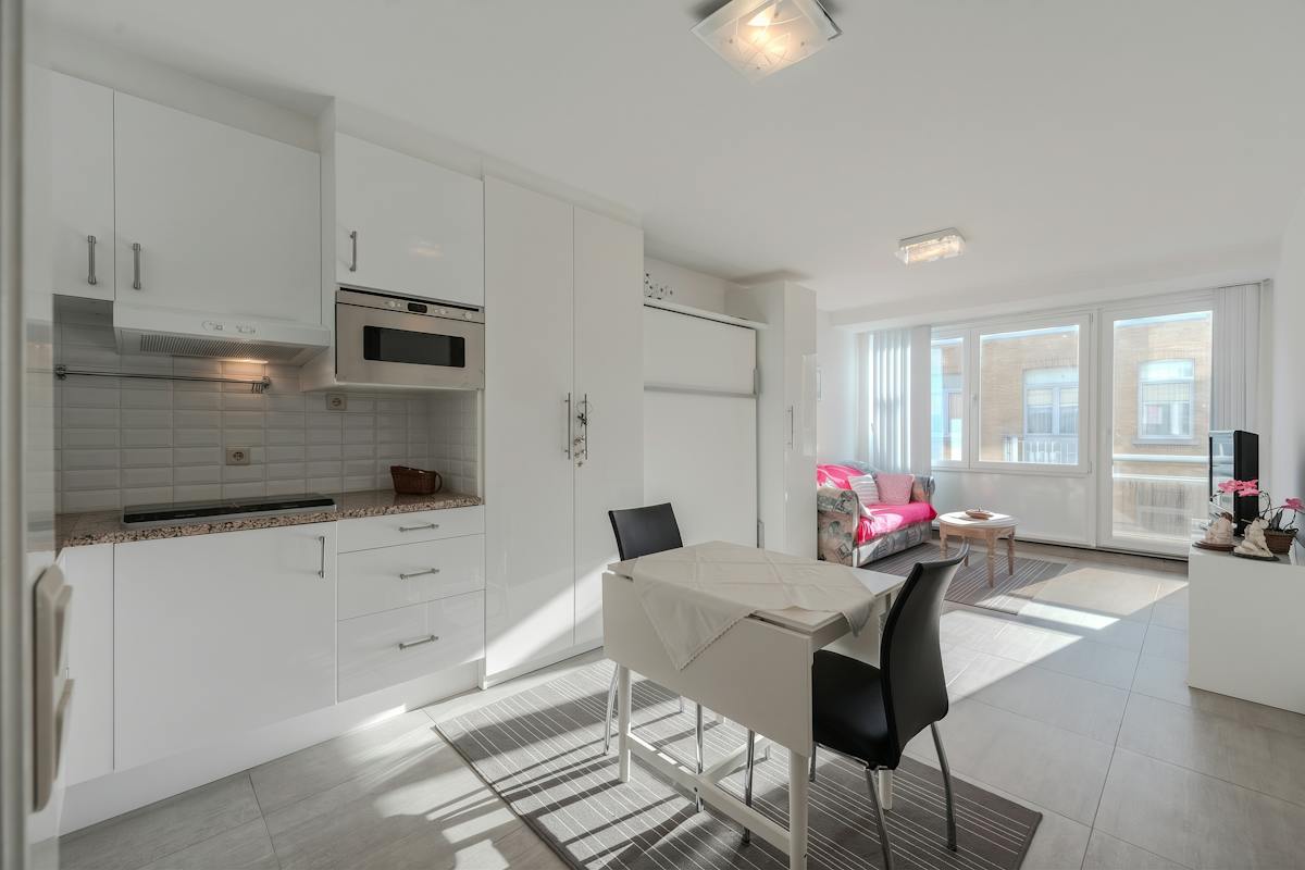 Sunny studio for sale in the center of Middelkerke - photo 4