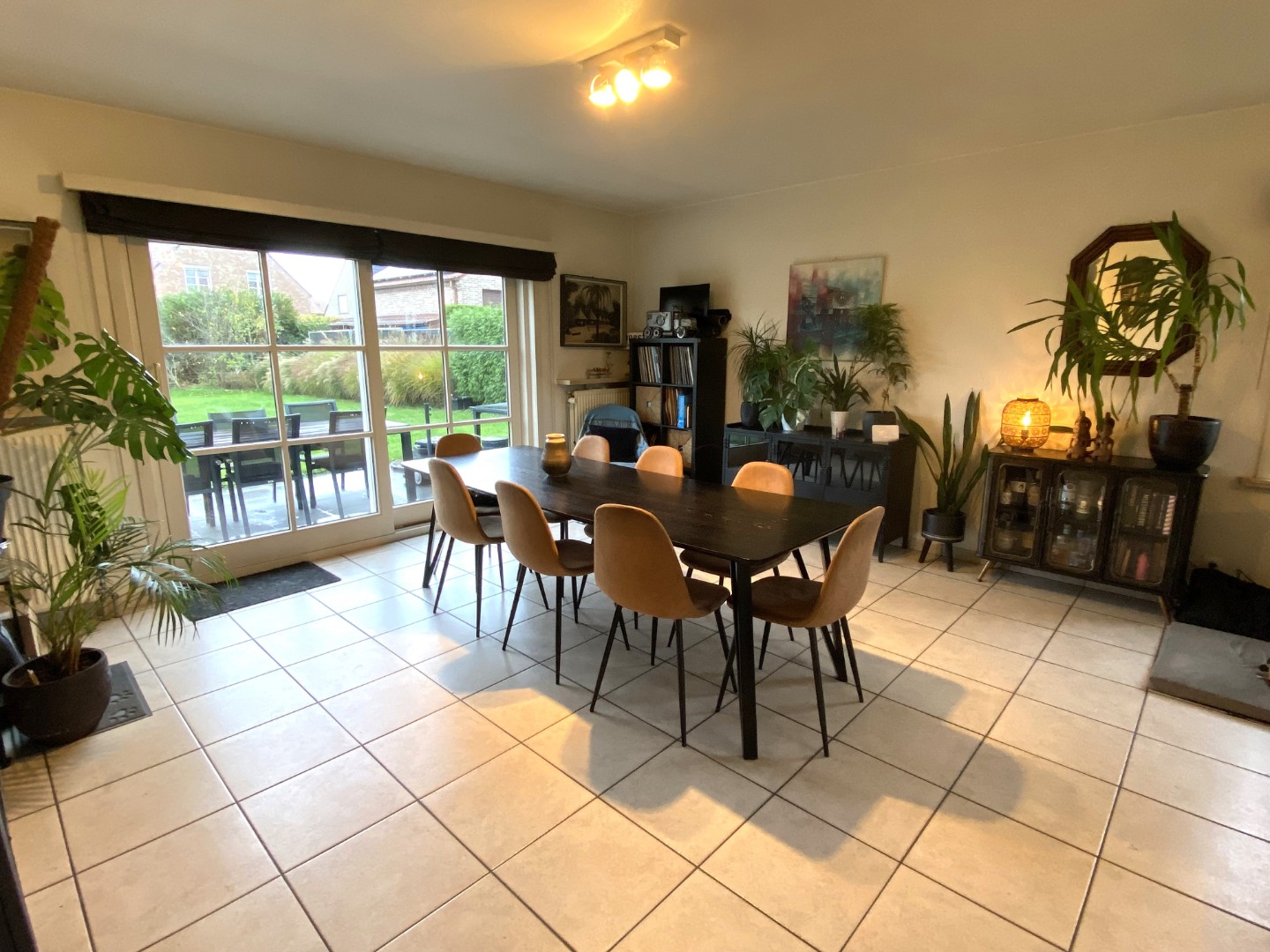 Ruime gezinswoning in een residentiële omgeving - foto 3