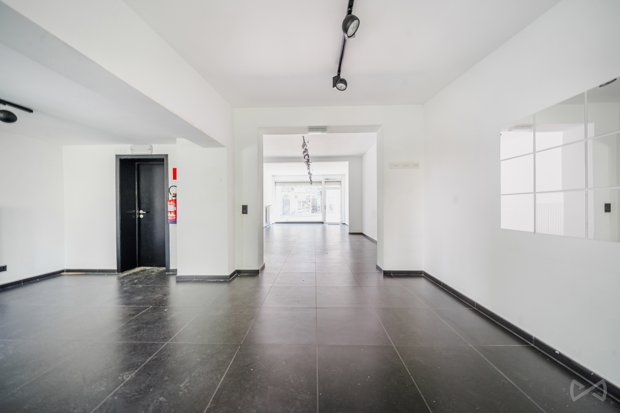 Commercial for sale in Ixelles - photo 2