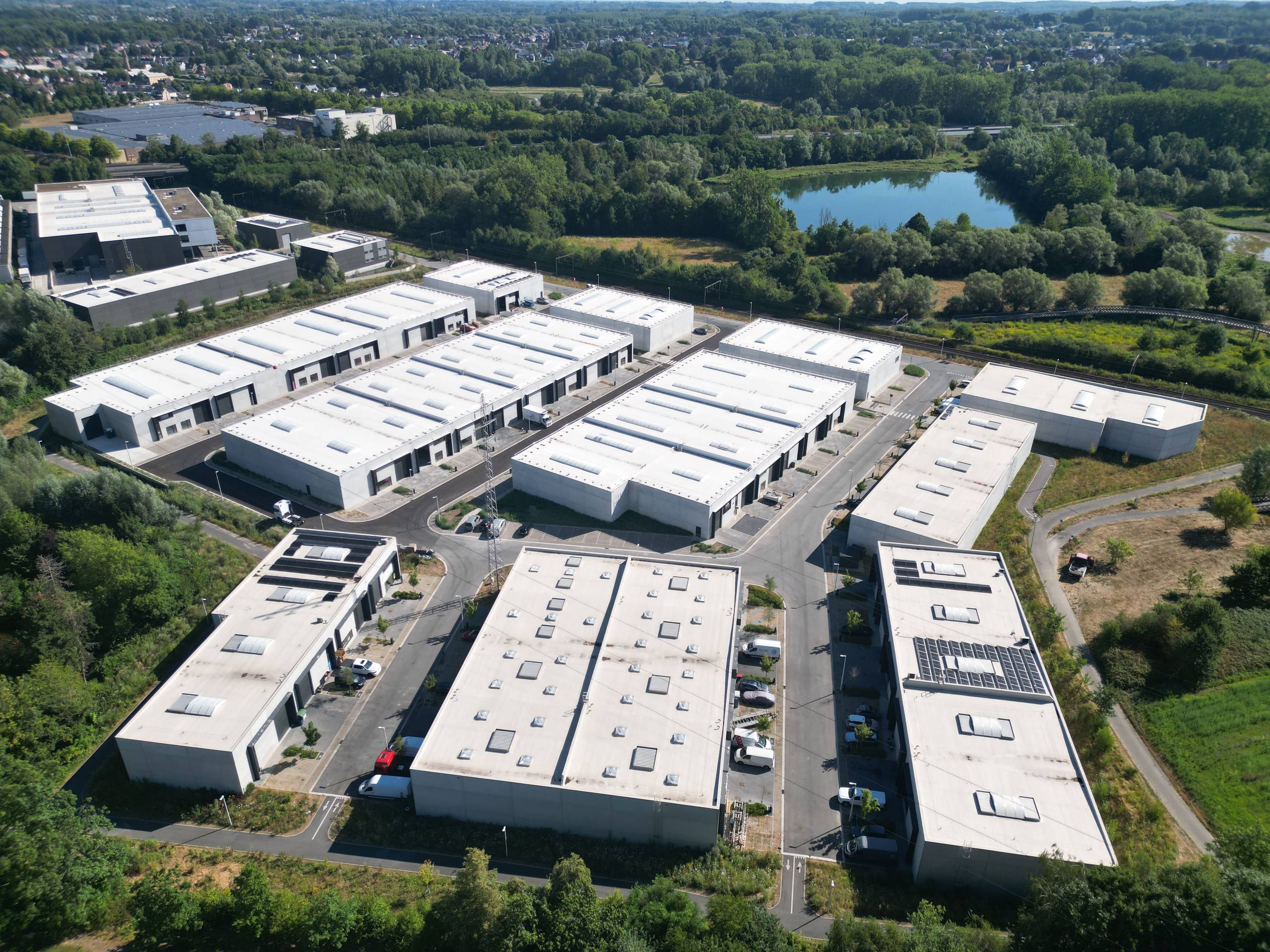 Ruime KMO unit in Aalst langs de E40 - foto 4