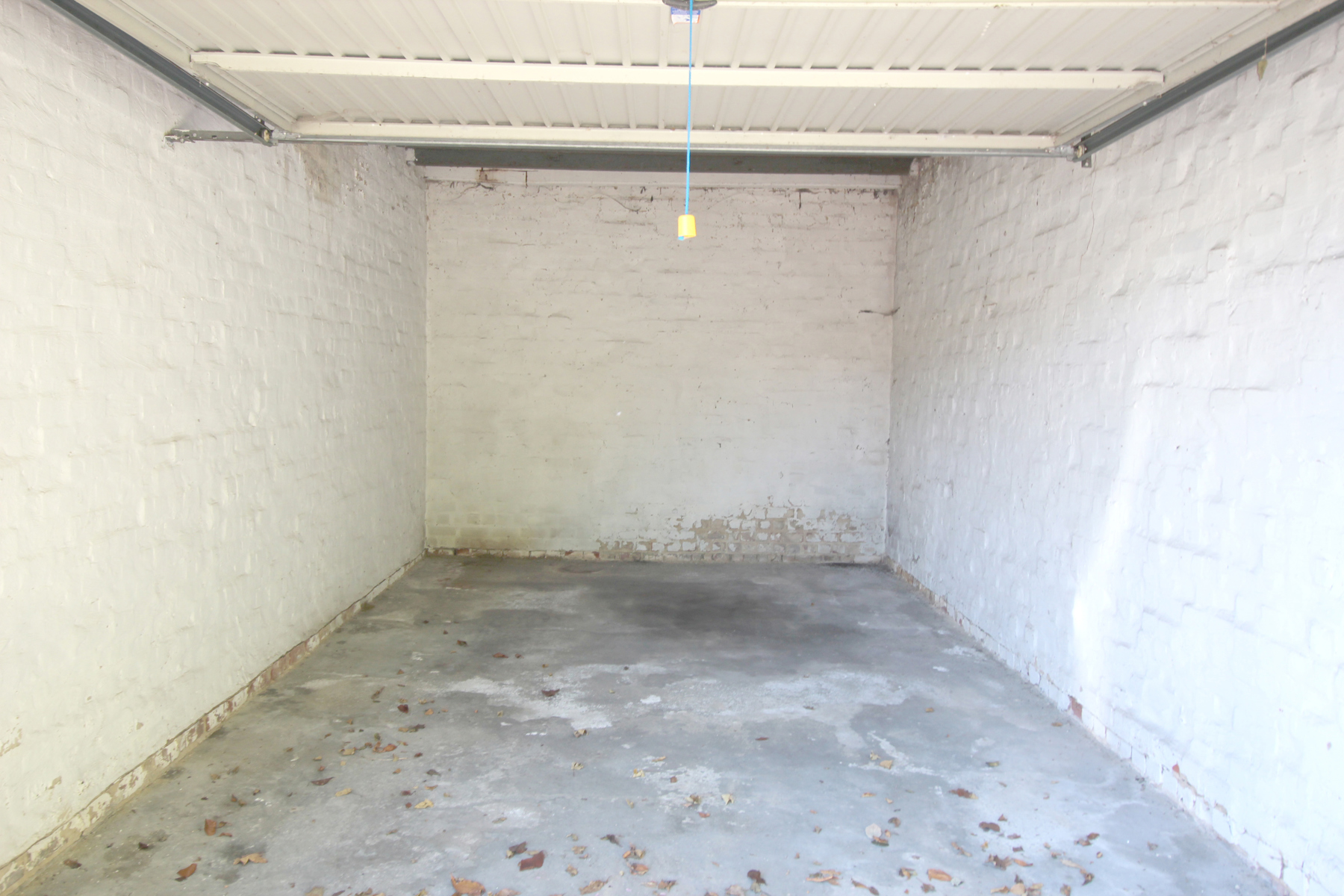 Ideale garage te koop in Sint-Amandsberg - Perfecte oplossing voor uw parkeermogelijkheden! - foto 4