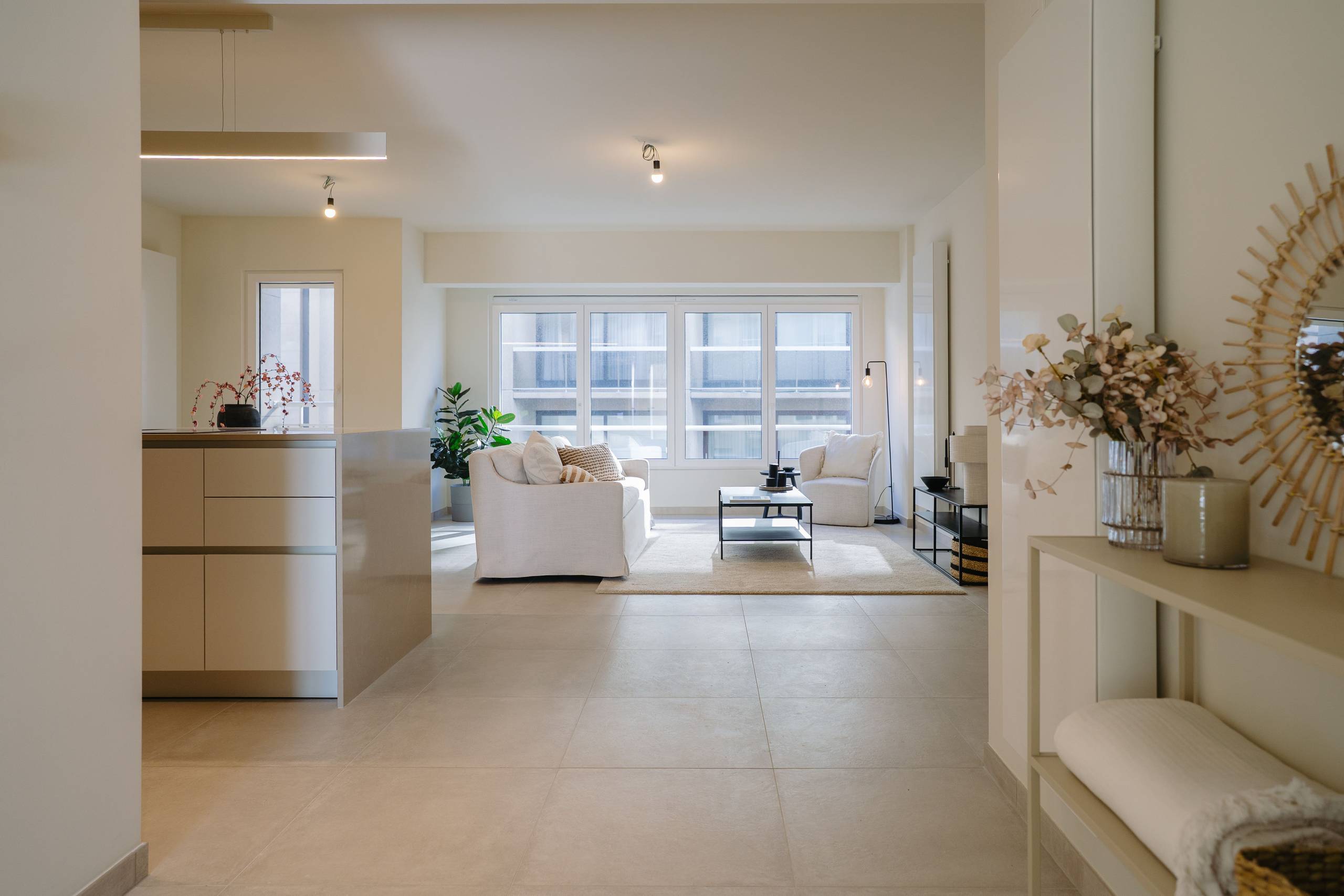 Ruim Tweeslaapkamer appartement met Zijdelings Zeezicht in Centrum Oostende - foto 3