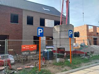 Zeer ruime nieuwbouwwoning met alle comfort.  De zuidgerichte woning heeft een totale oppervlakte van 215 m²  en  is  zeer rustig gelegen op een...