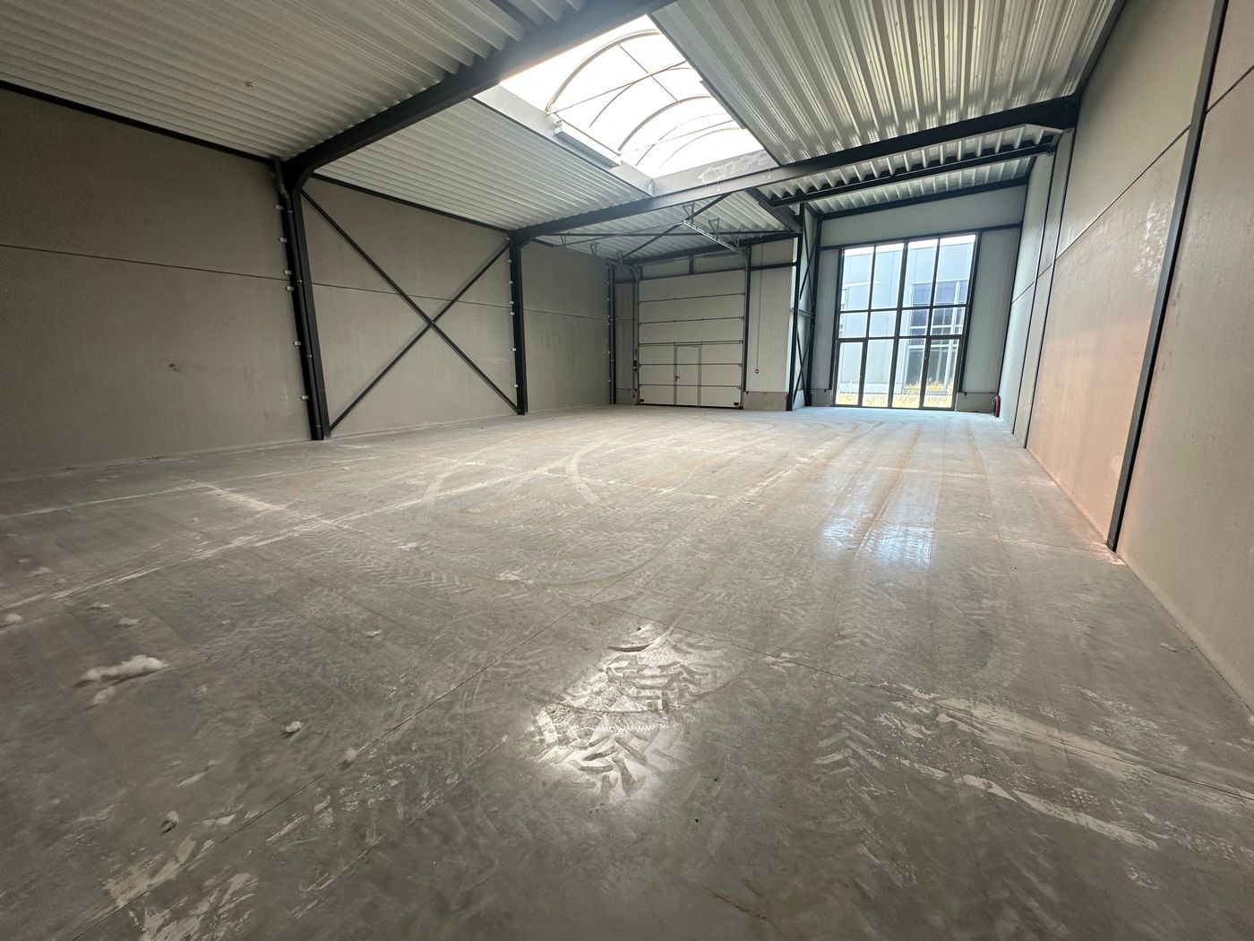 Nieuwbouw KMO-unit van 237 m² te koop! - photo 4