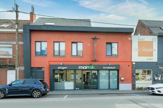 Uitstekend gelegen handelspand op Assenedesteenweg 87, ZelzateDit handelspand bevindt zich op een strategische locatie langs de drukbezochte...