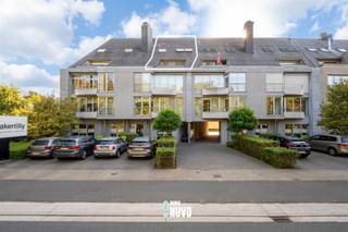 Penthouse met veel lichtinval en indrukwekkend uitzichtDit prachtige penthouse met een bewoonbare oppervlakte van +- 180m², bevindt zich op de 3de...
