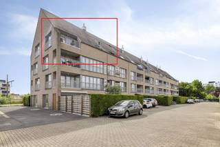 Looking for a centrally located penthouse for sale in Roeselare? Then this pleasant and bright corner apartment in the Prinsenhof residence is definitely something for you. This apartment is located in a strategic location in Roeselare, near the station and within walking distance of shops, schools and restaurants. Ideal for those who want to live centrally or are looking for an interesting real estate investment.<br /><br />Layout of the attic apartment for sale:<br /><br />entrance hall with separate guest toilet | spacious, bright living room with adjoining terrace | open kitchen | storage | bathroom with bath and double washbasin | two bedrooms<br /><br />Advantages of this apartment for sale in Roeselare:<br /><br />- centrally located, within walking distance of Roeselare station<br />- ready to move in and well maintained<br />- favourable EPC and blank electrical inspection<br />- bright roof apartment with pleasant terrace<br /><br />Possibility to purchase a garage box (25,000 euro) on the domain.<br /><br />This apartment for sale in Roeselare is suitable for private use or as an investment. Whether you're a starter, commuter, or investor, you should definitely come and see this apartment. Moreover, as a city, Roeselare offers an excellent combination of living, shopping and relaxing in the center of West Flanders.<br /><br />Register of measures: no