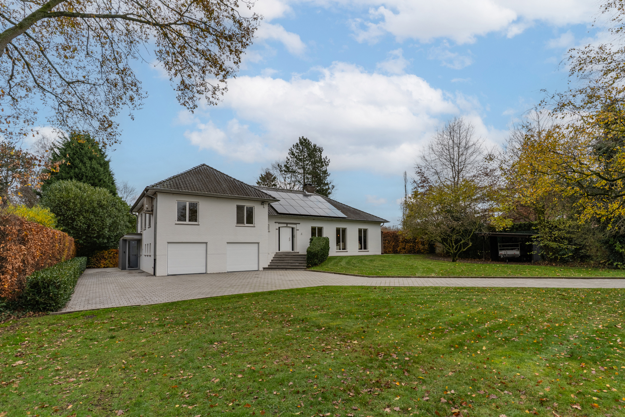 Ruime villa met zwembad op 3605 m² in groene omgeving - foto 3