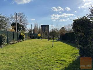 Zoek je een gezellige te renoveren gezinswoning met ruime Zuid gerichte tuin dan ben je hier op het juiste adres. Op wandel of fietsafstand...
