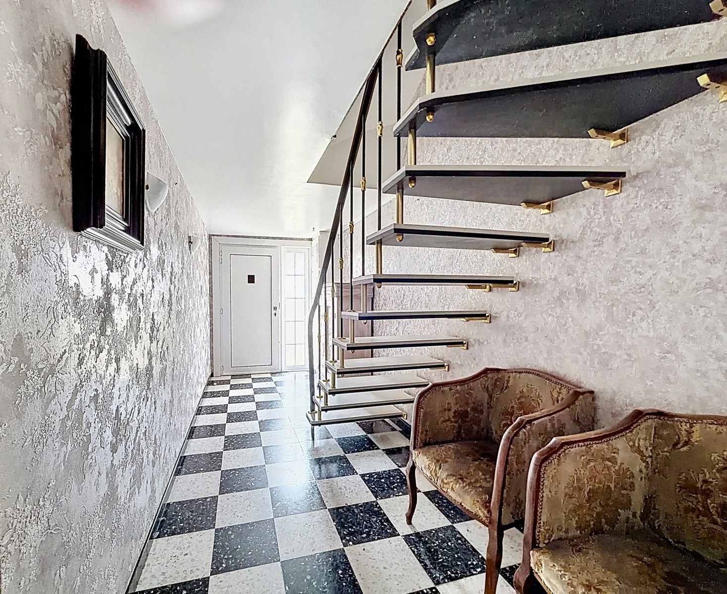 Rustig gelegen, Ruime Woning MET 3 SLPK, Tuin én Garage! - foto 2