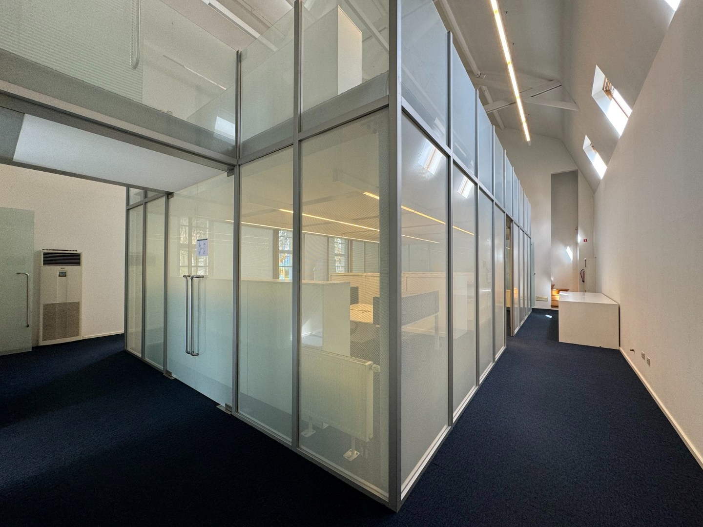 Commercial for rent in Sint-Martens-Latem - photo 5