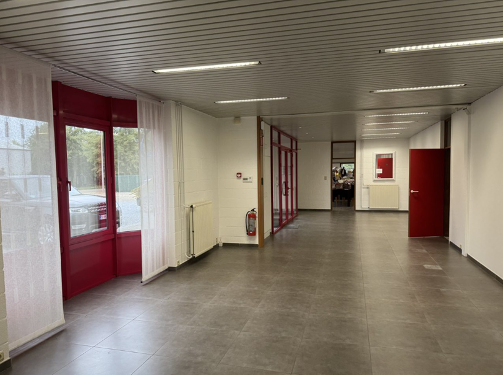 Polyvalent bedrijfsgebouw te koop te Lanaken. - foto 3