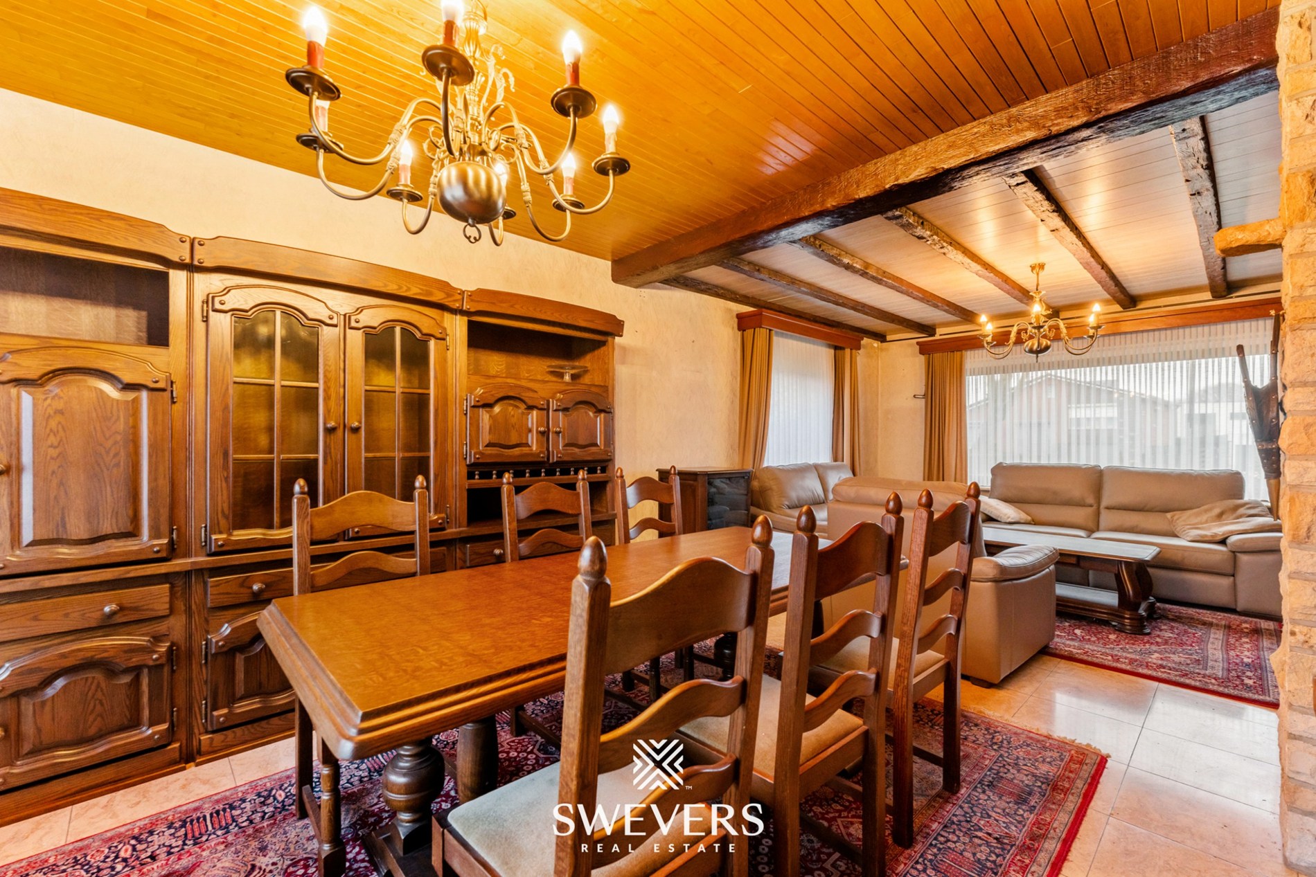 Open bebouwing met drie slaapkamers op uitzonderlijk groot perceel van 1.897 m² - foto 4