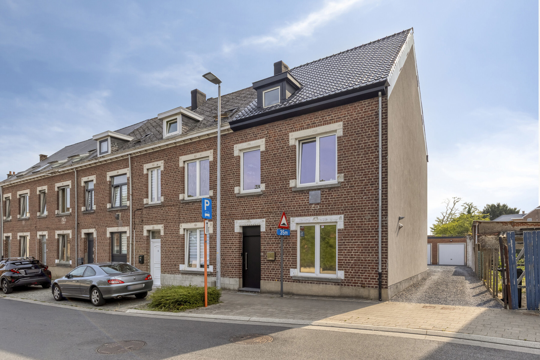 Instapklare HOB met 3 slaapkamers, tuin en 2 garages - foto 1