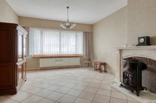 Welkom in deze charmante en warme woning, ideaal gelegen in het hart van Deurne-Zuid. Hier geniet je van een perfecte combinatie van comfort,...