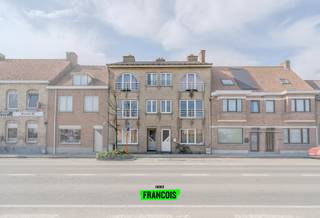 Deze interessante opbrengsteigendom is gelegen in het bruisende centrum van Diksmuide, op een toplocatie op wandelafstand van lokale...