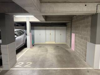 Deze ondergrondse staanplaats te koop in Olsene is gelegen op centrale ligging in residentie Huis De borghgrave I.Afmetingen: 3,50m x 6m