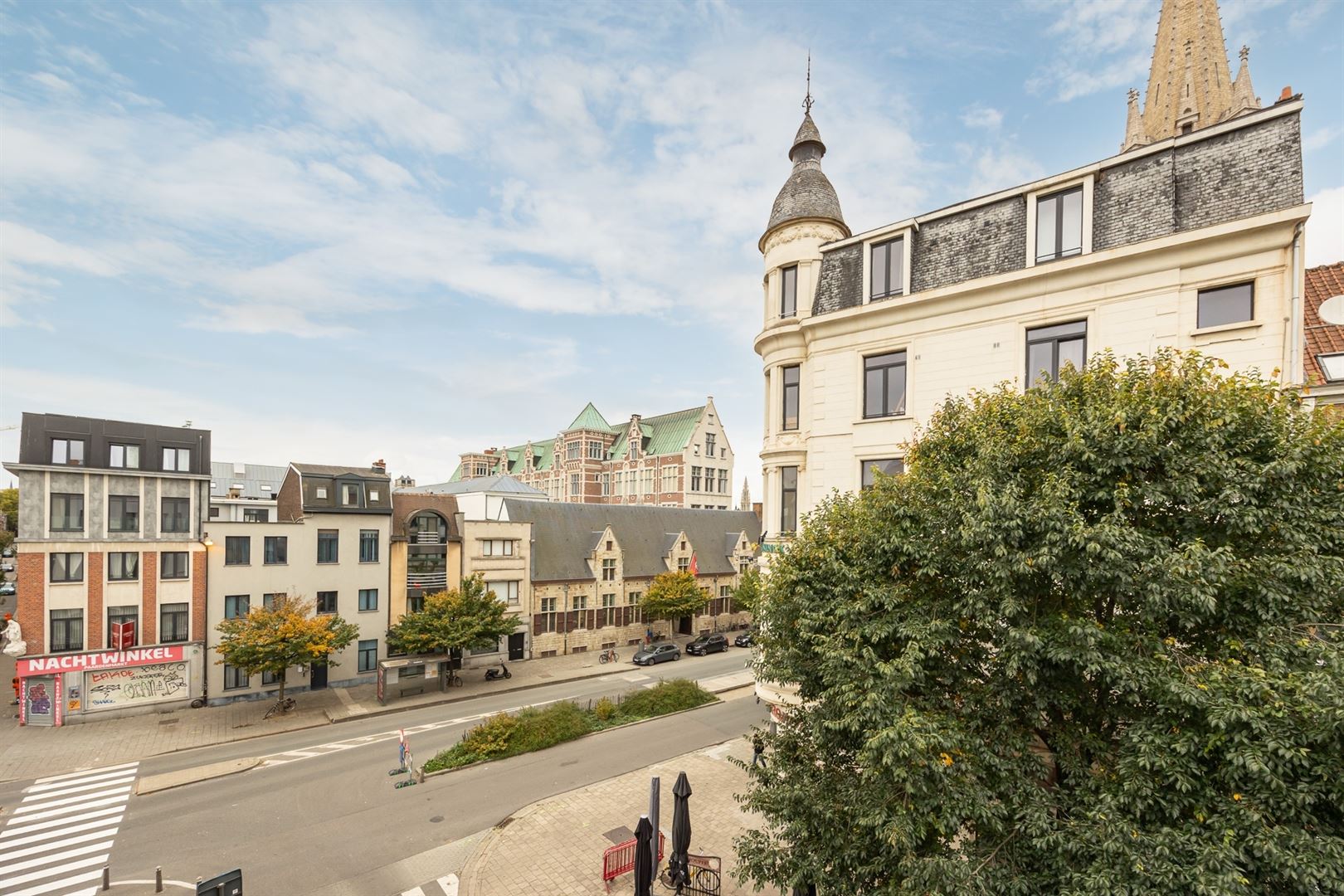 NIEUWE OPBRENGSTEIGENDOM! PERFECT GERENOVEERD 2024! HANDEL + 1E V + 2E/3E V DUPLEX - foto 2