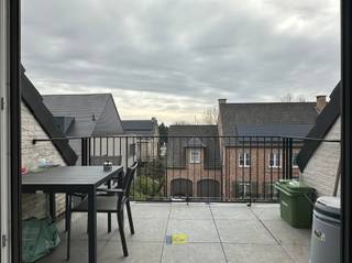 Gezellig appartement met één slaapkamer te huur, centraal gelegen in Zandhoven, op wandelafstand van winkels en openbaar vervoer.Het appartement...